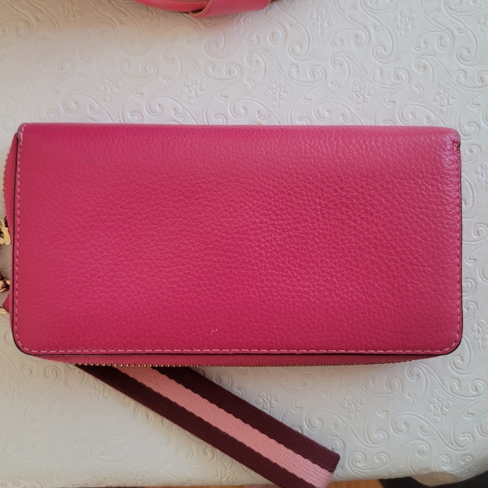 Coach Pink Accodian Wallet Wristlet - Picture 3 of 16